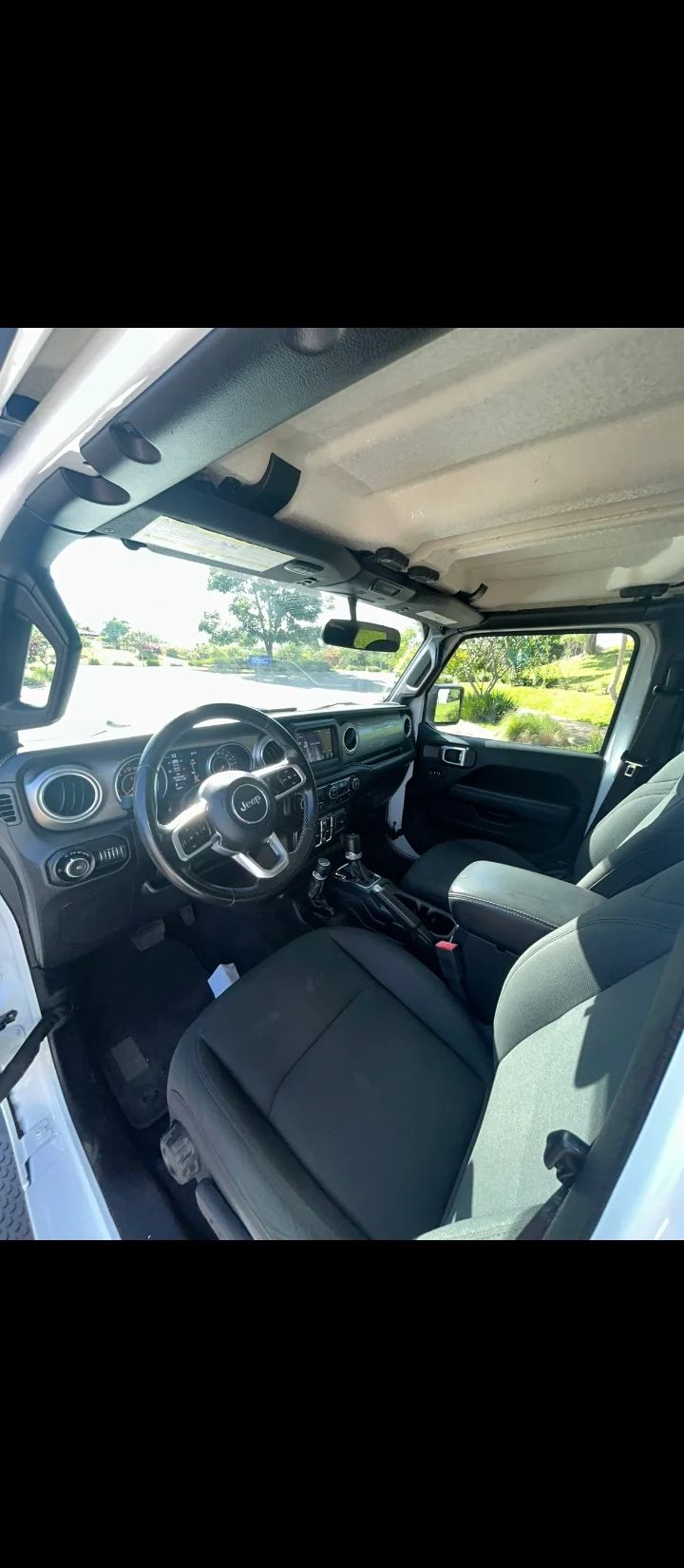 Jeep Wrangler Sahara - Image 10