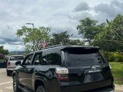 Toyota 4Runner - Image 2