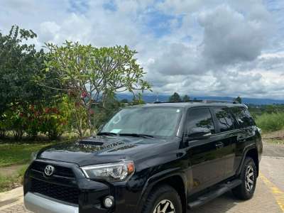 Toyota 4Runner - Image 1