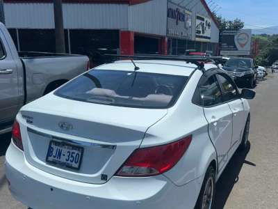 Hyundai Accent - Image 5