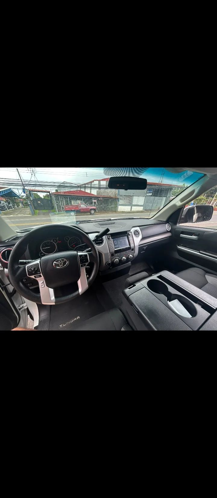 Toyota Tundra - Image 10