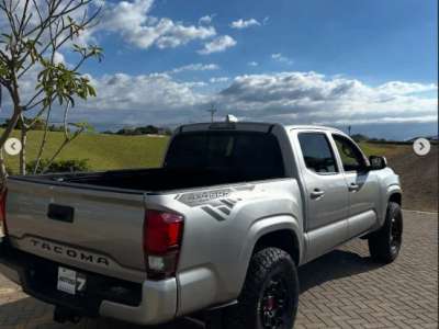 Toyota Tacoma SR5 - Image 2