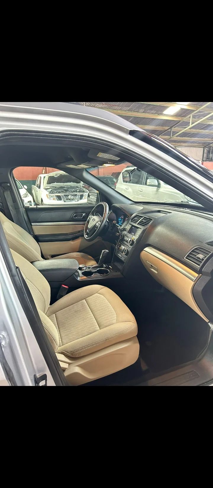 Ford Explorer - Image 6