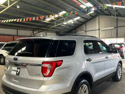 Ford Explorer - Image 7