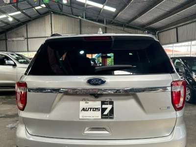 Ford Explorer - Image 8