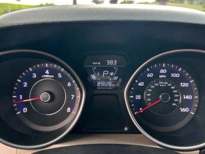 Hyundai Elantra - Image 7