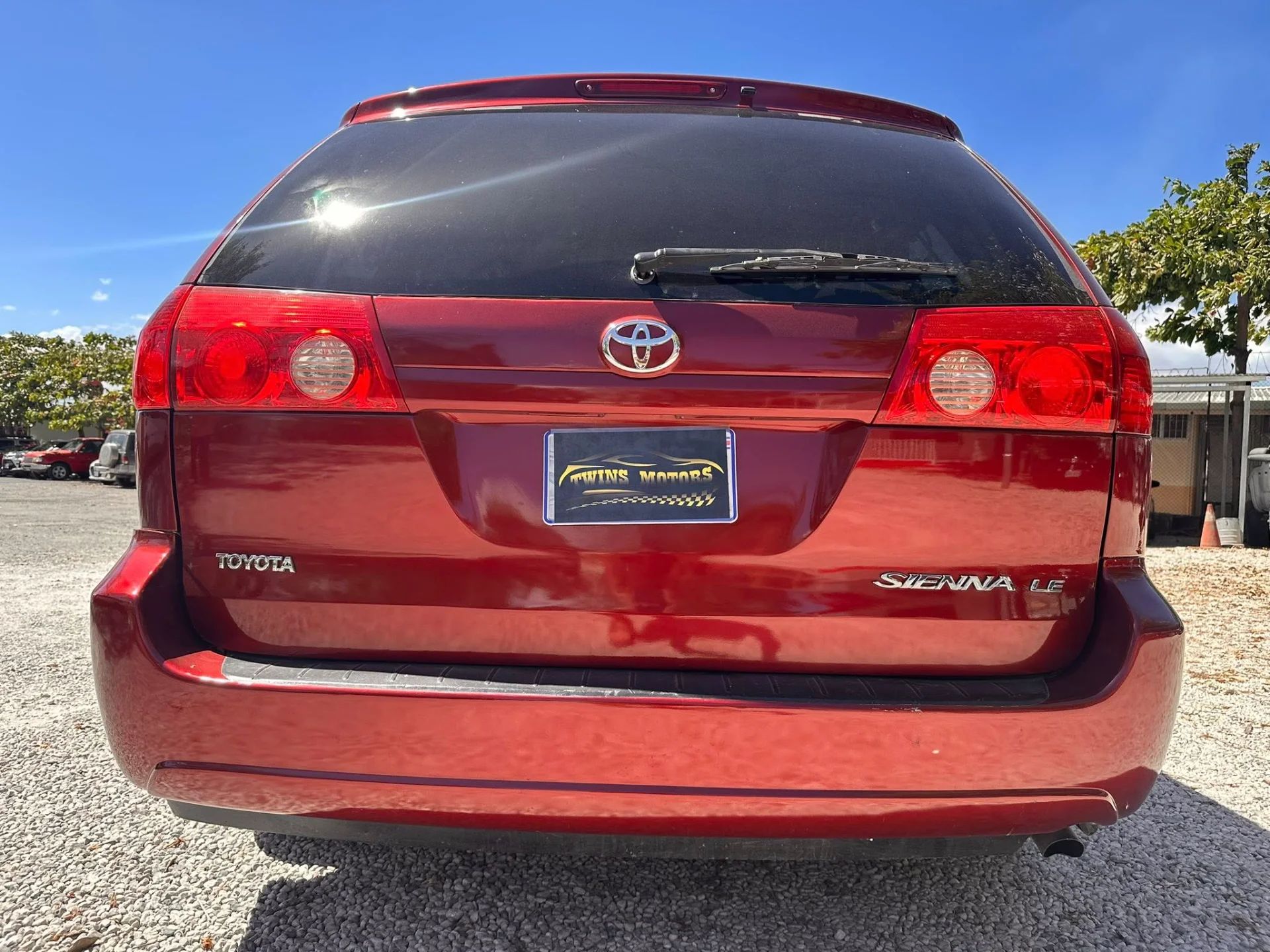 Toyota Sienna - Image 6