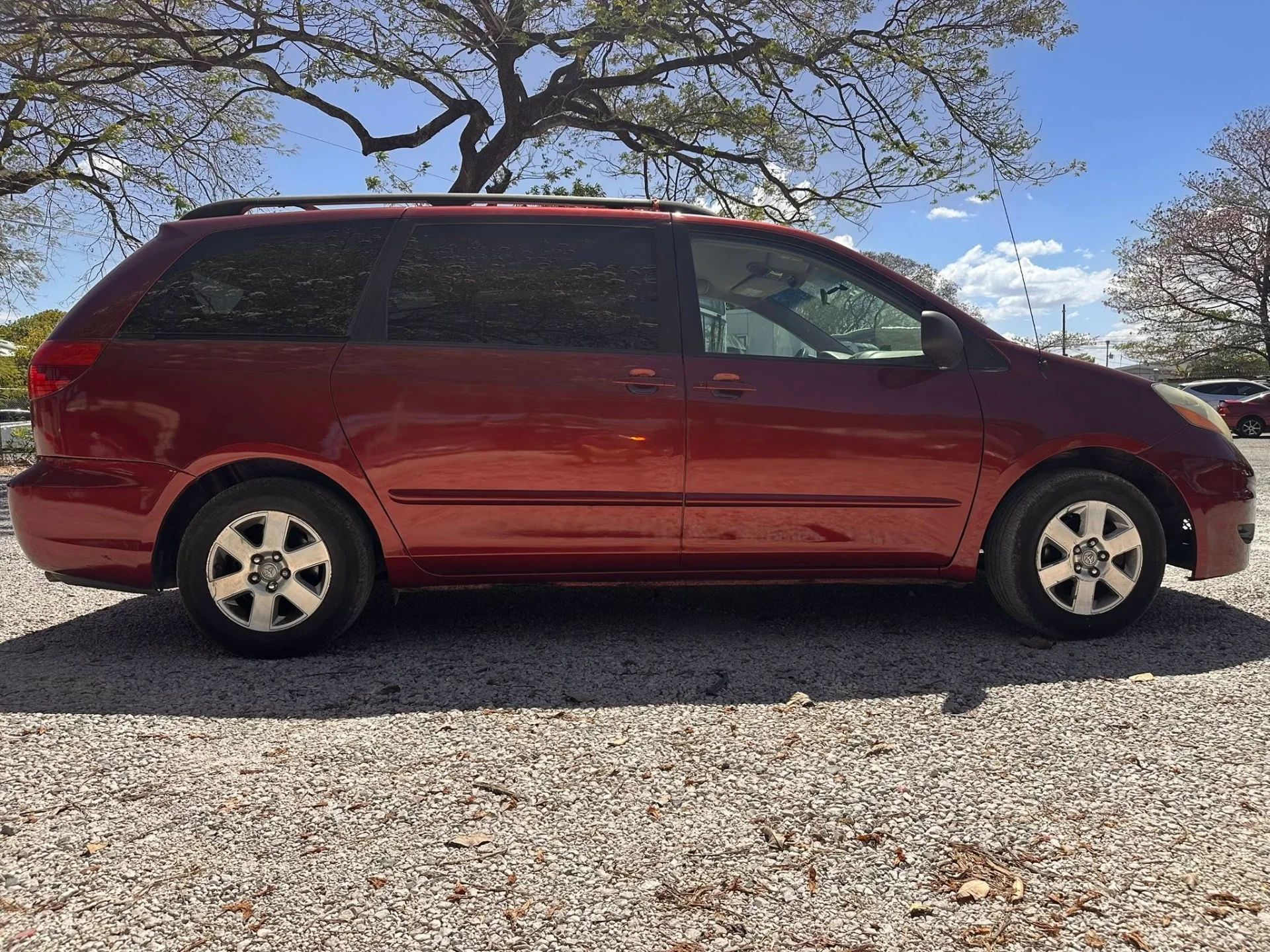 Toyota Sienna - Image 7