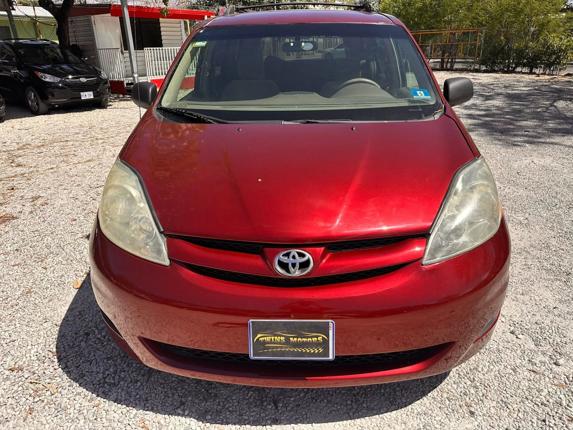 Toyota Sienna - Image 12