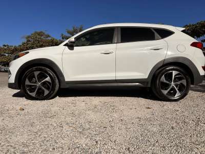 Hyundai Tucson - Image 2