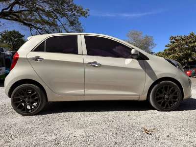 Kia Morning - Image 1