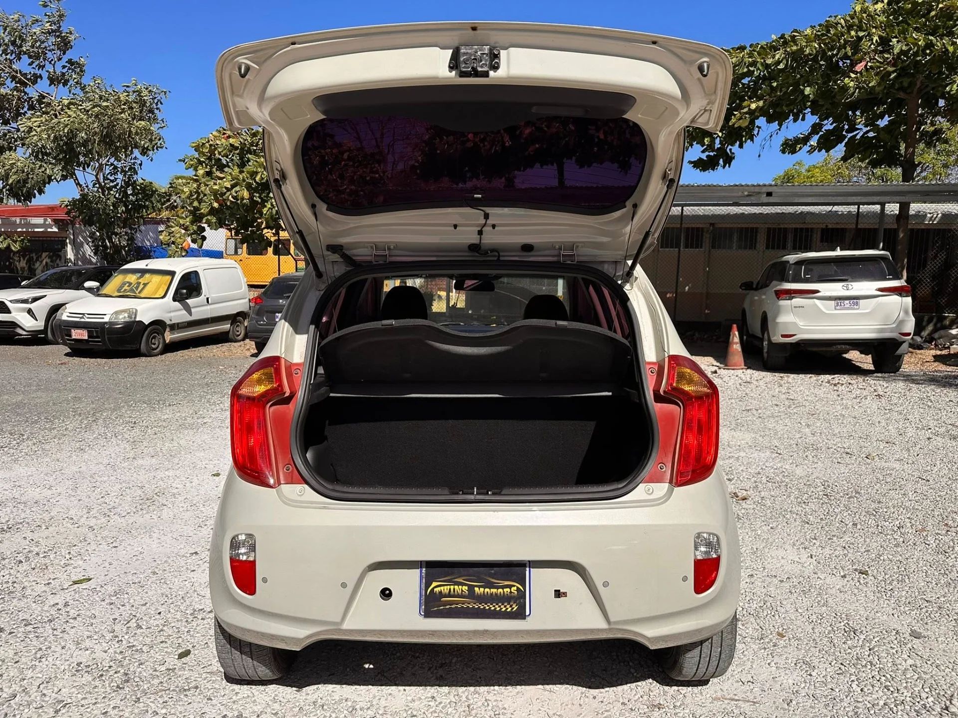 Kia Morning - Image 6