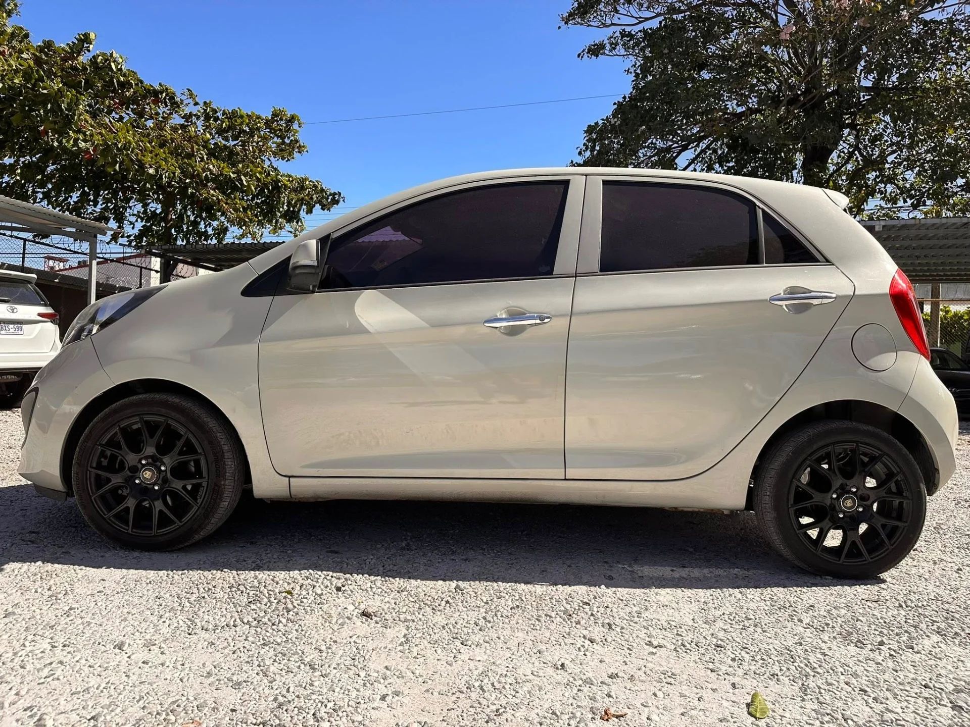 Kia Morning - Image 7