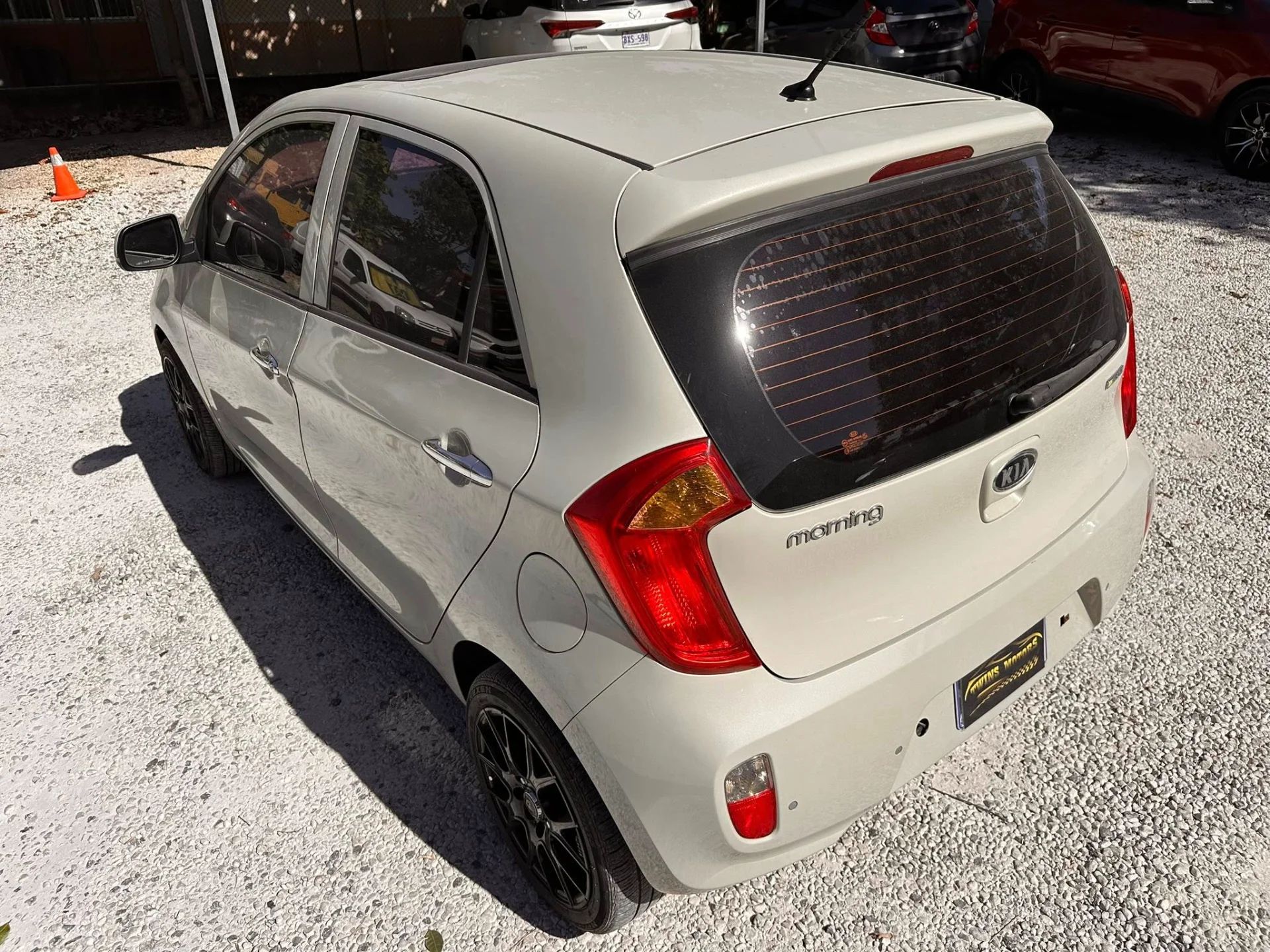 Kia Morning - Image 9