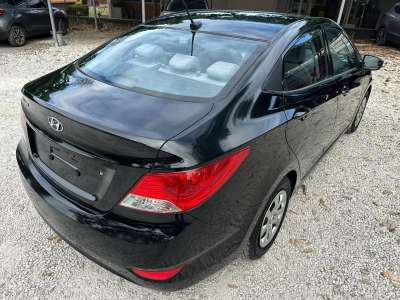 Hyundai Accent - Image 3