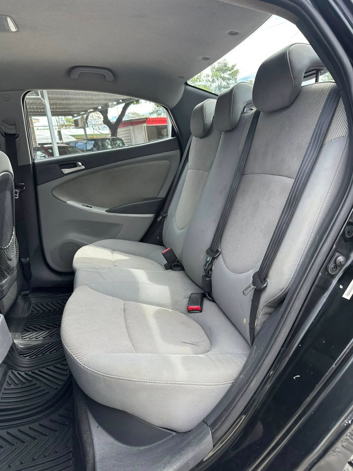 Hyundai Accent - Image 6