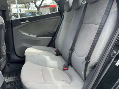 Hyundai Accent - Image 6