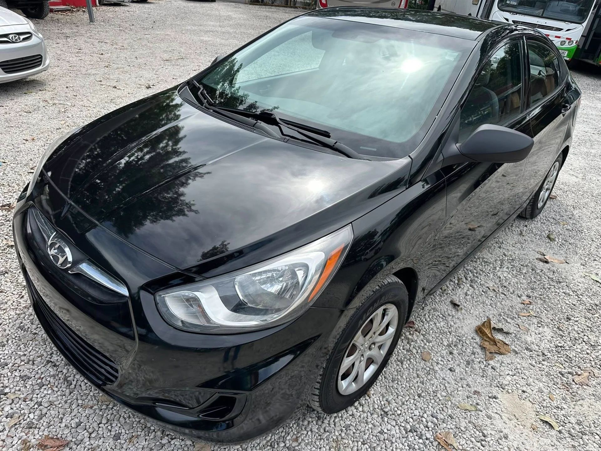 Hyundai Accent - Image 7