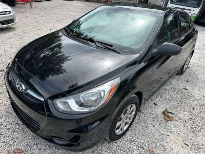 Hyundai Accent - Image 7