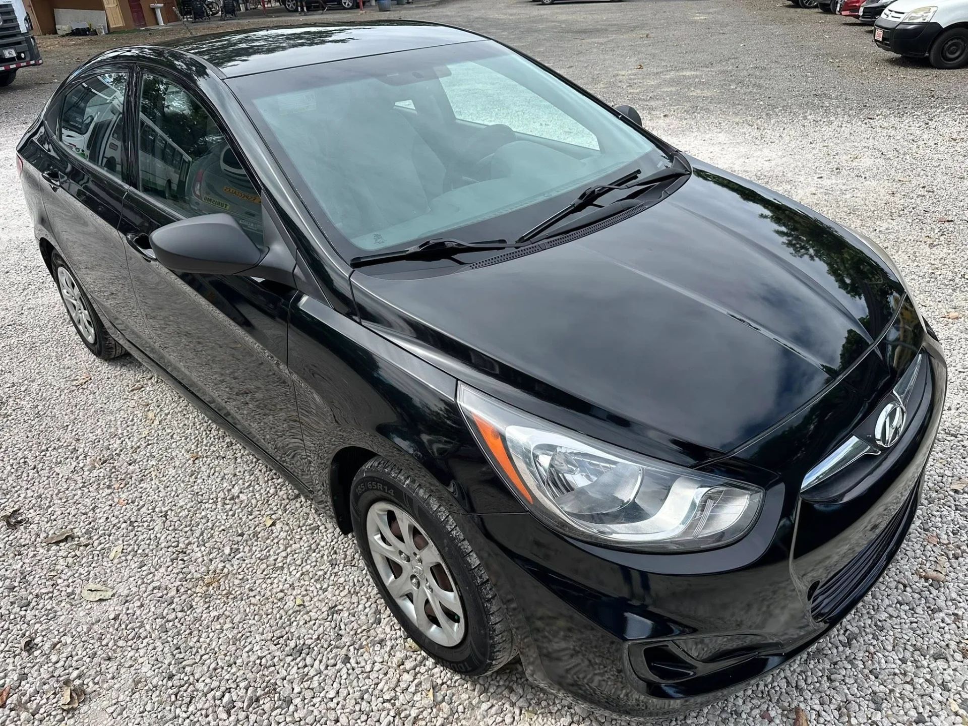 Hyundai Accent - Image 12