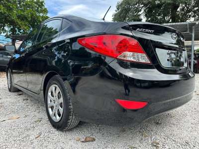 Hyundai Accent - Image 13