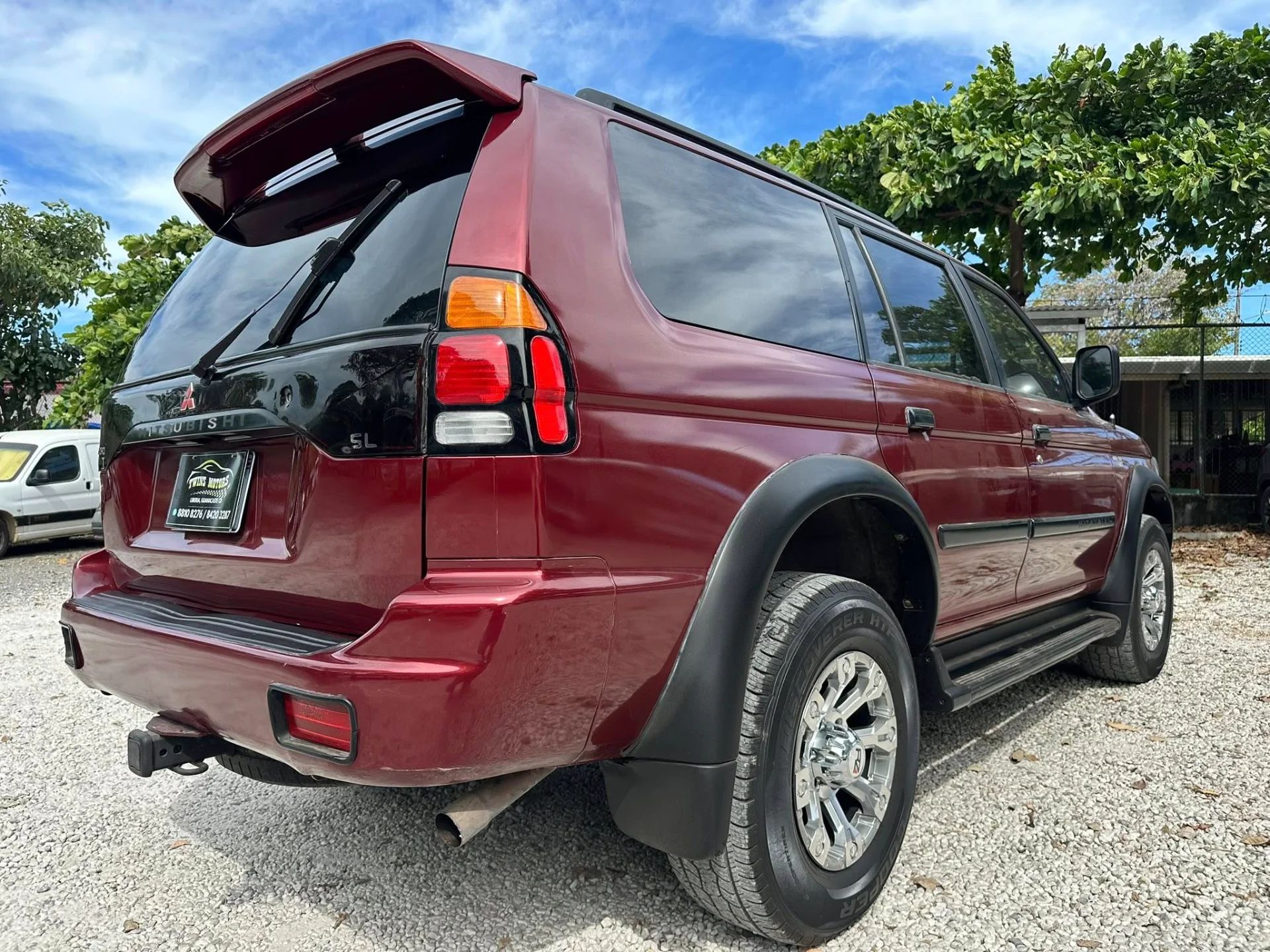 Mitsubishi Montero Sport - Image 4