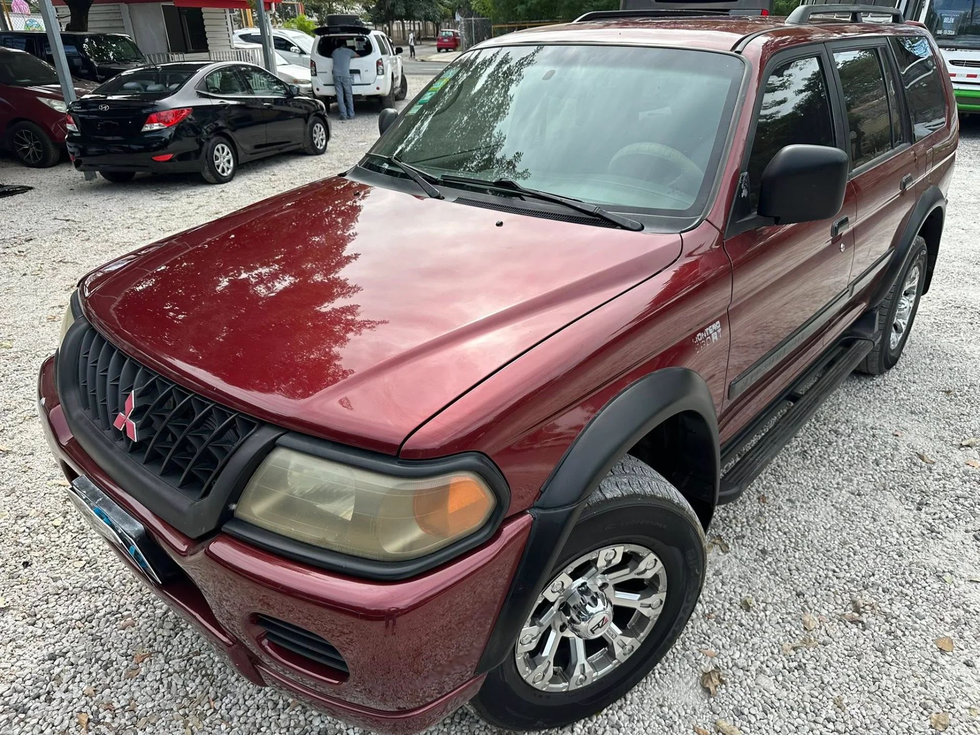 Mitsubishi Montero Sport - Image 9