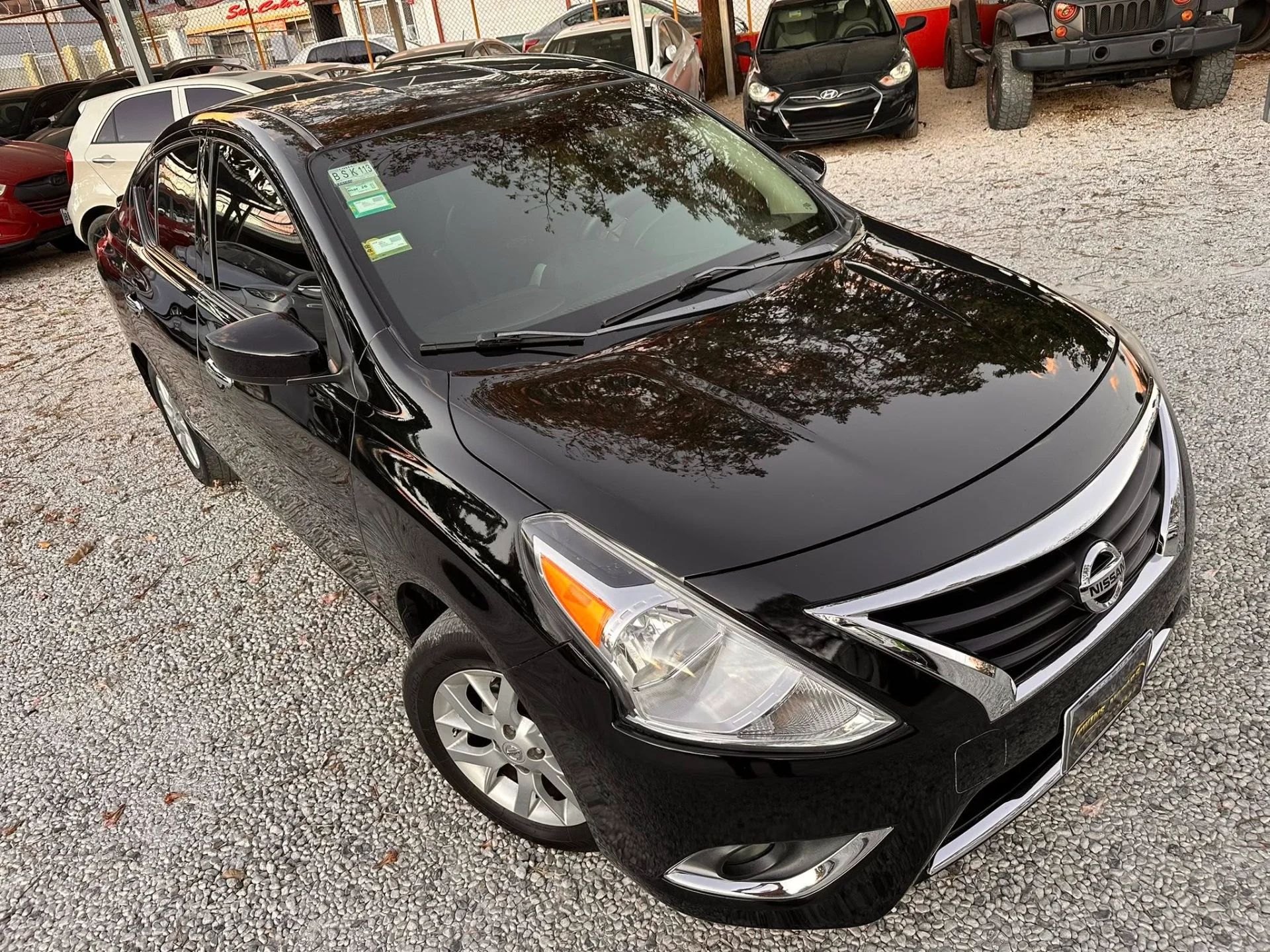 Nissan Versa - Image 1