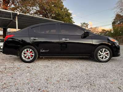 Nissan Versa - Image 2