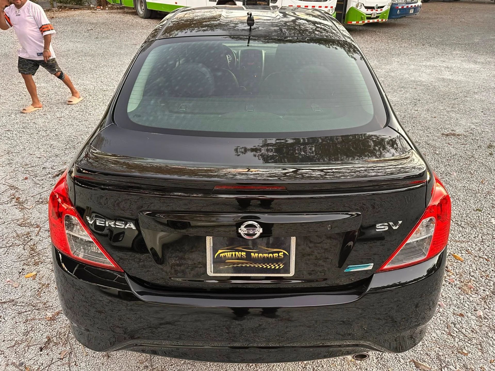 Nissan Versa - Image 7