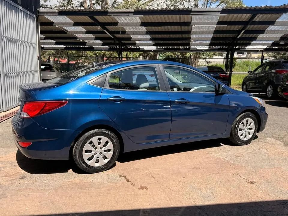 Hyundai Accent - Image 4