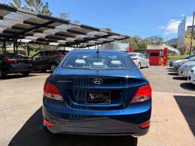 Hyundai Accent - Image 5