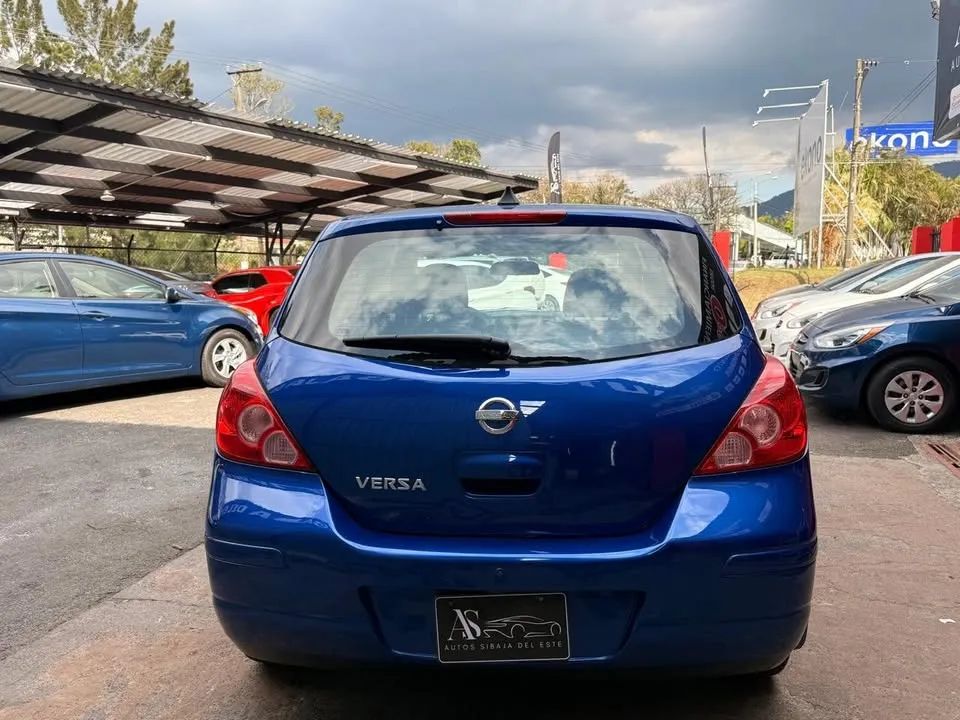 Nissan Versa - Image 6