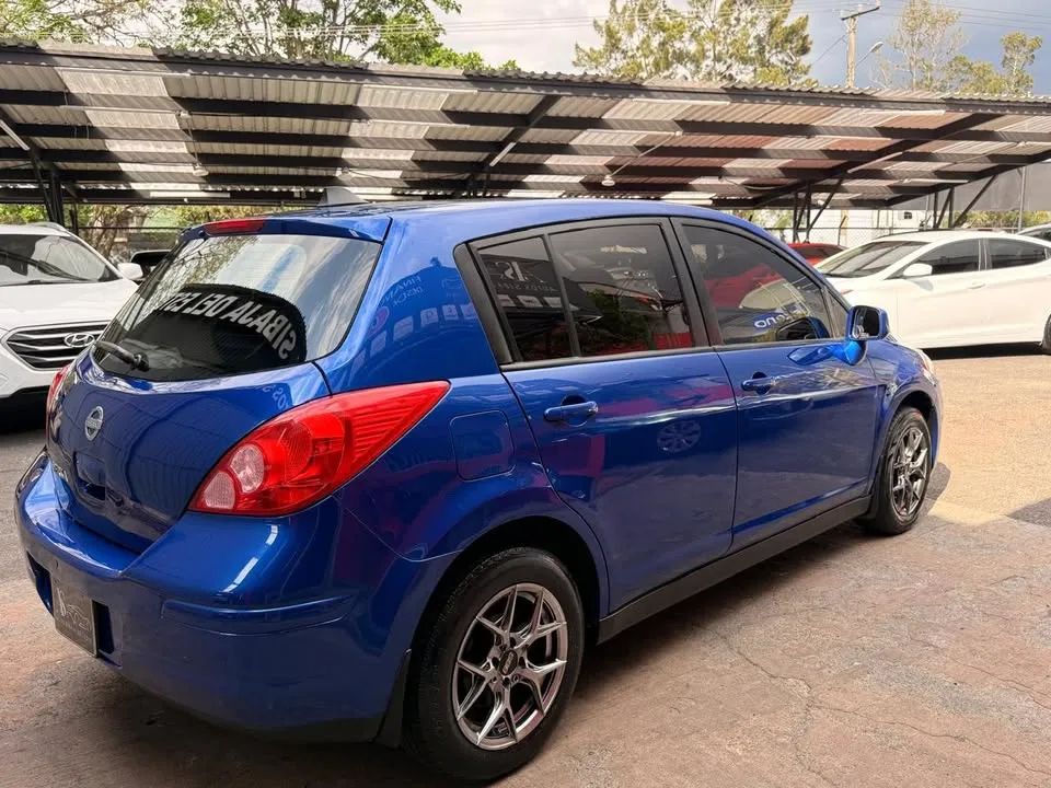 Nissan Versa - Image 8
