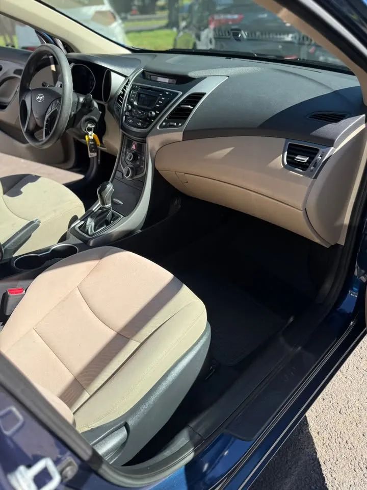 Hyundai Elantra - Image 7