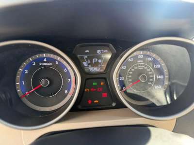 Hyundai Elantra - Image 8