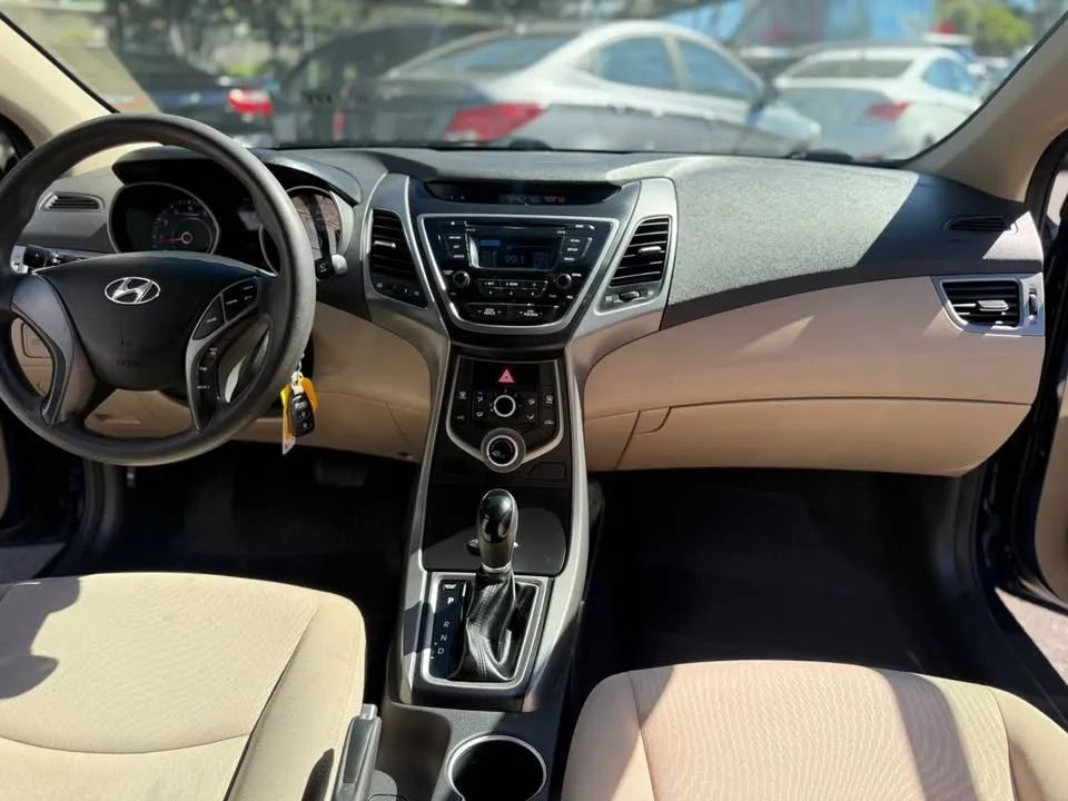 Hyundai Elantra - Image 9