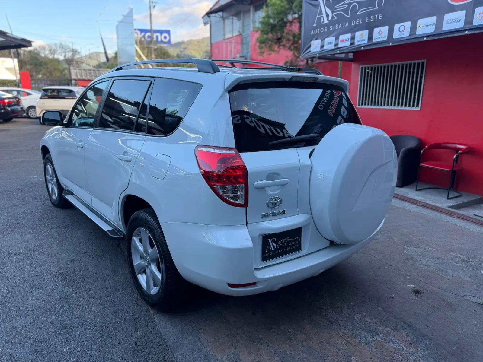 Toyota RAV4 - Image 4