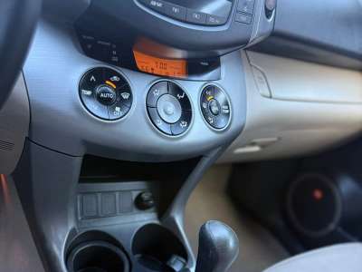 Toyota RAV4 - Image 5