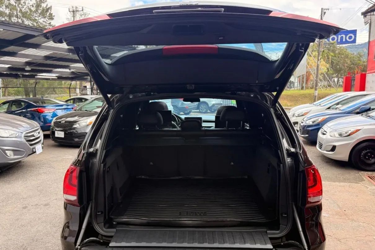 BMW X5 - Image 11