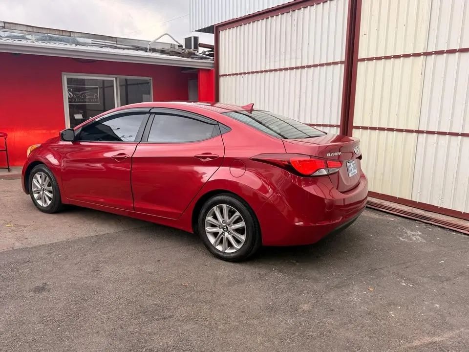 Hyundai Elantra - Image 4