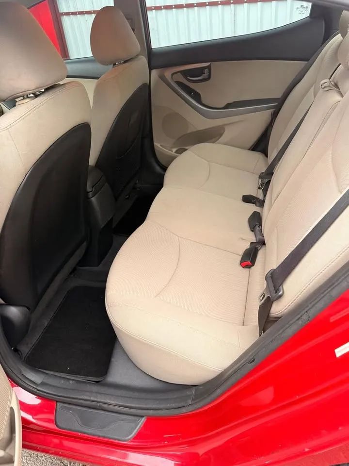Hyundai Elantra - Image 6