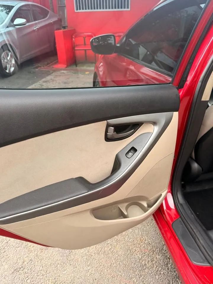 Hyundai Elantra - Image 7