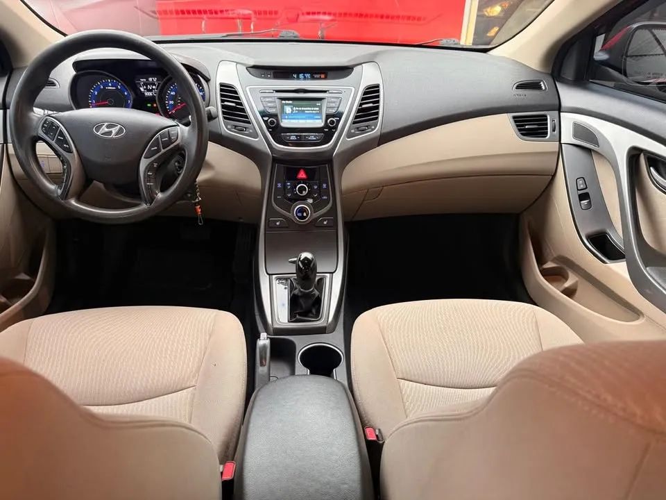 Hyundai Elantra - Image 8