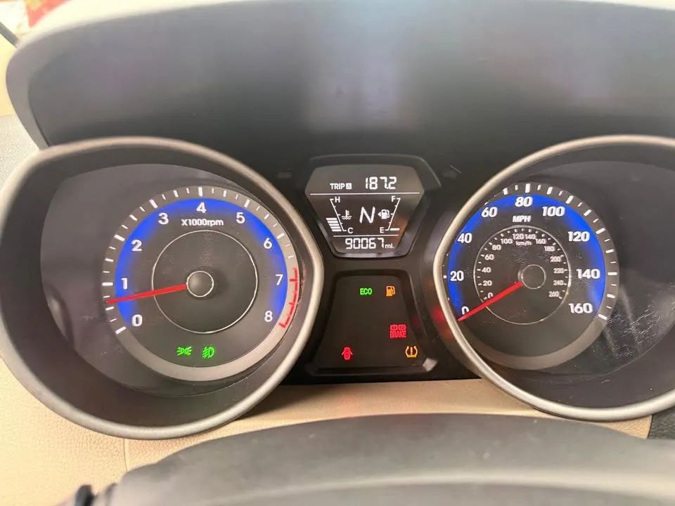 Hyundai Elantra - Image 9