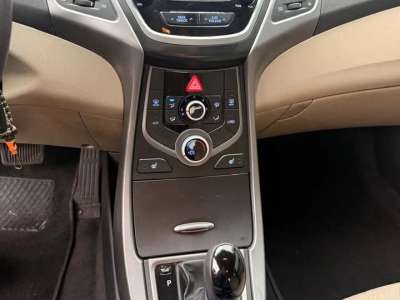 Hyundai Elantra - Image 10