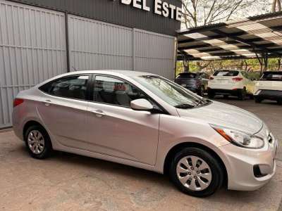 Hyundai Accent - Image 3