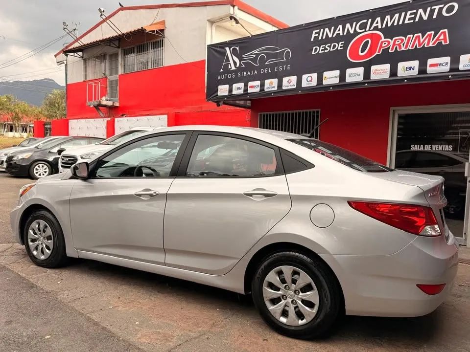 Hyundai Accent - Image 5