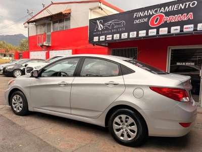 Hyundai Accent - Image 5