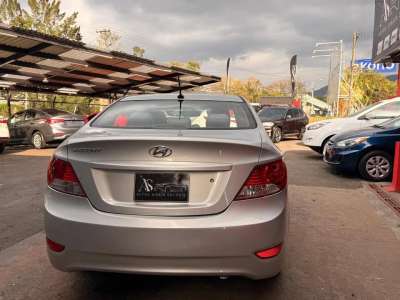Hyundai Accent - Image 6